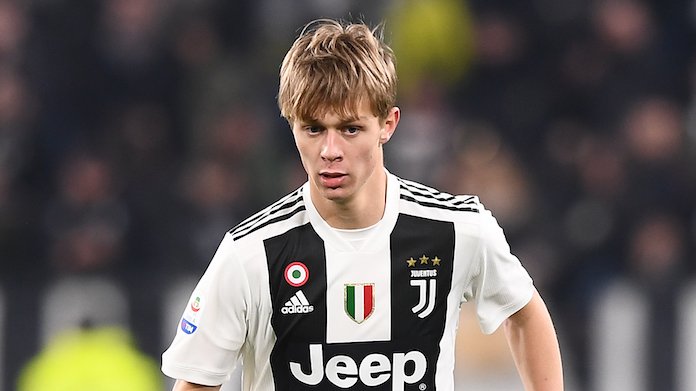 Sal_FuoriSede's tweet image. ✅️🇮🇹 Fatta per Hans #Nicolussi Caviglia: scambiati ora i documenti. Il centrocampista arriva in prestito dalla #Juventus.

&amp;gt;Fonte: @DiMarzio 
#salernitana #Calciomercato