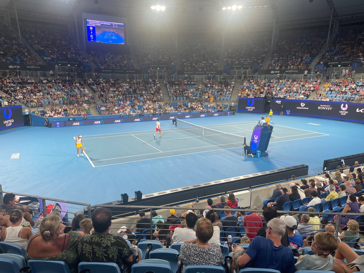 Ken Rosewall Arena has gone full panto crowd for every time the thunder and lightning hits. #UnitedCup