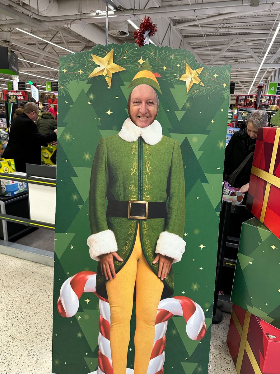Our final good deeds of 2022. Collection for children at Mission Christmas &amp; collecting at Asda for Donny Food Bank with our <a href="/DoncasterRotary/">Doncaster Rotary, UK</a> friends #doncasterisgreat