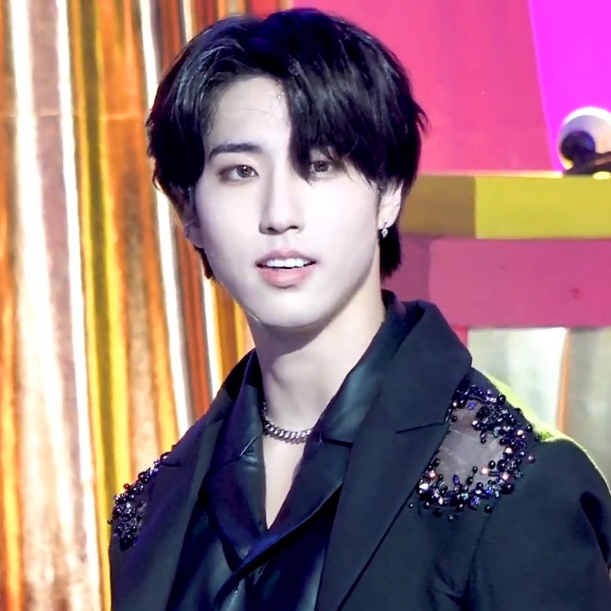 han jisung on Twitter: "han jisung is so pretty"
