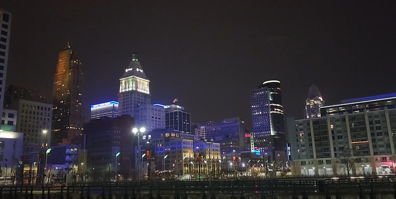 Blaze of blue lights in Downtown Cincinnati for Damar Hamlin, Buffalo Bills
bit.ly/3QcALct