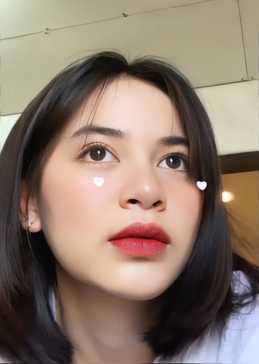 ww05343173's tweet photo. อยากเเตกใส่หน้าจัง https://t.co/CYGlizCQex