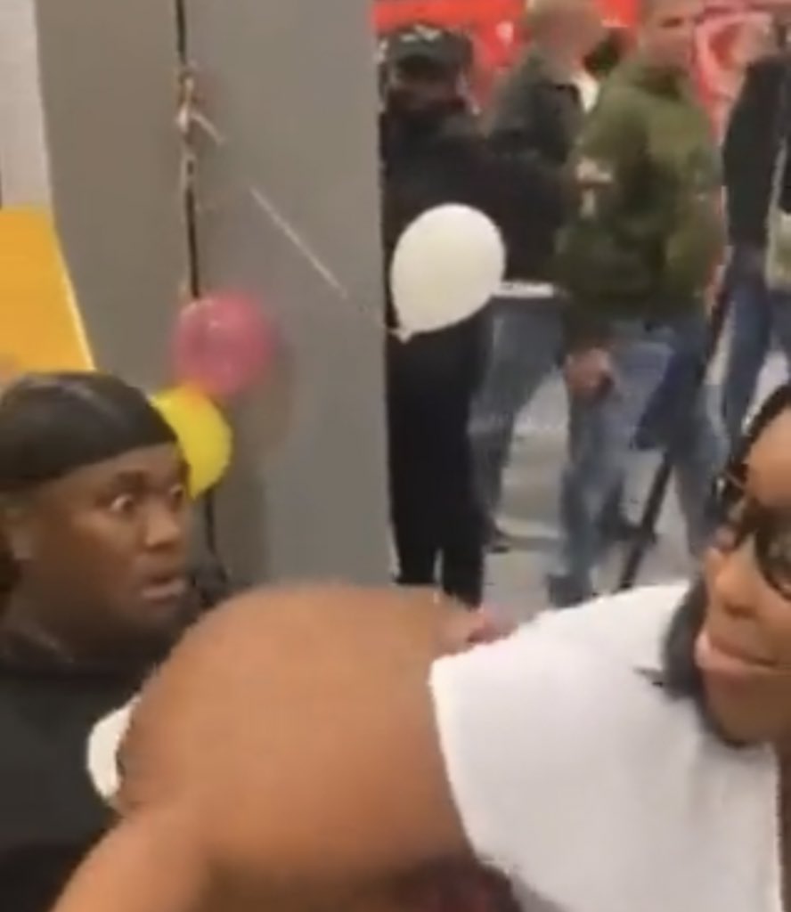Sir_Cut_Em_Up's tweet photo. Bruh said you know she got AIDS …. ☠️☠️☠️☠️☠️
Like he ain’t see him assuming the Im bouta hit thatposition…..
it be ya homies recording while you dying 💯💯💯 “rewindfindtheresmoretofind #lifegems https://t.co/a5ecvNbyFV