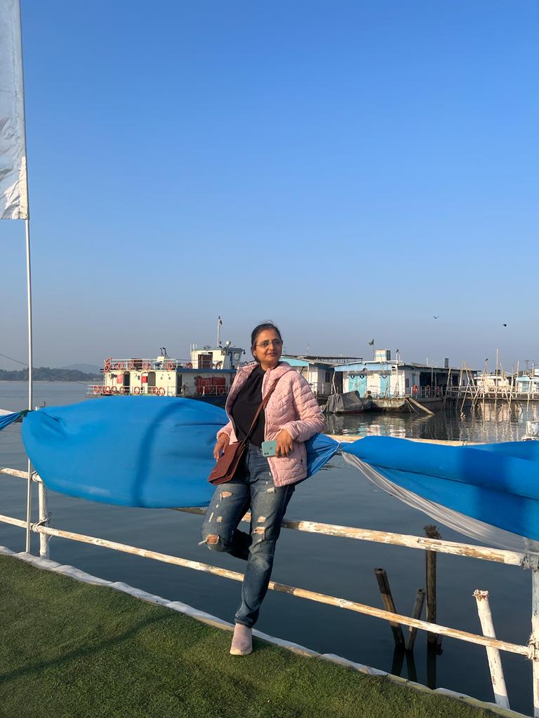 annaverma's tweet photo. Am waiting to catch the ferry for the much hyped #brahmaputracarnival2023. 
Public notice on display has the DO'S &amp; DON'TS AND THE VERY FIRST DO' S .... IS NOWHERE TO BE SEEN. Officials present just smiled when asked where's the dustbins. Wanted to dispose of the paper tea cup. https://t.co/D7tKqkS6Px