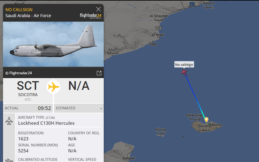 5472_nde's tweet photo. #SaudiAF C130 climbing out of Socotra.. 1021z https://t.co/coBNIlWwBY