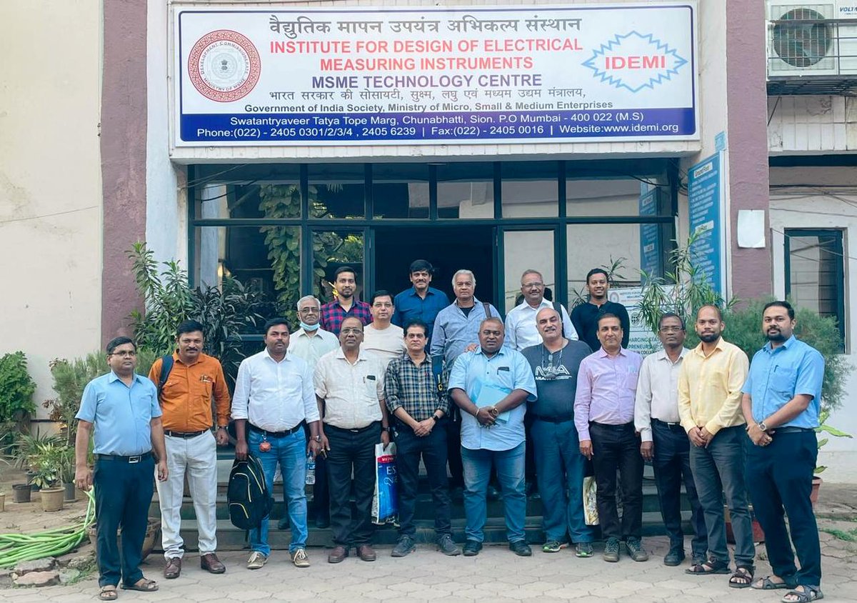 idemitc's tweet photo. Group photo of Batch no. 8 of Solar Rooftop Installation course (20 students) successfully completed on 24th and 25th December 2022 at IDEMI Mumbai along with Faculty members. #IDEMI #MSME #Training #SOLAR #solarenergy https://t.co/p3E3a5czJL