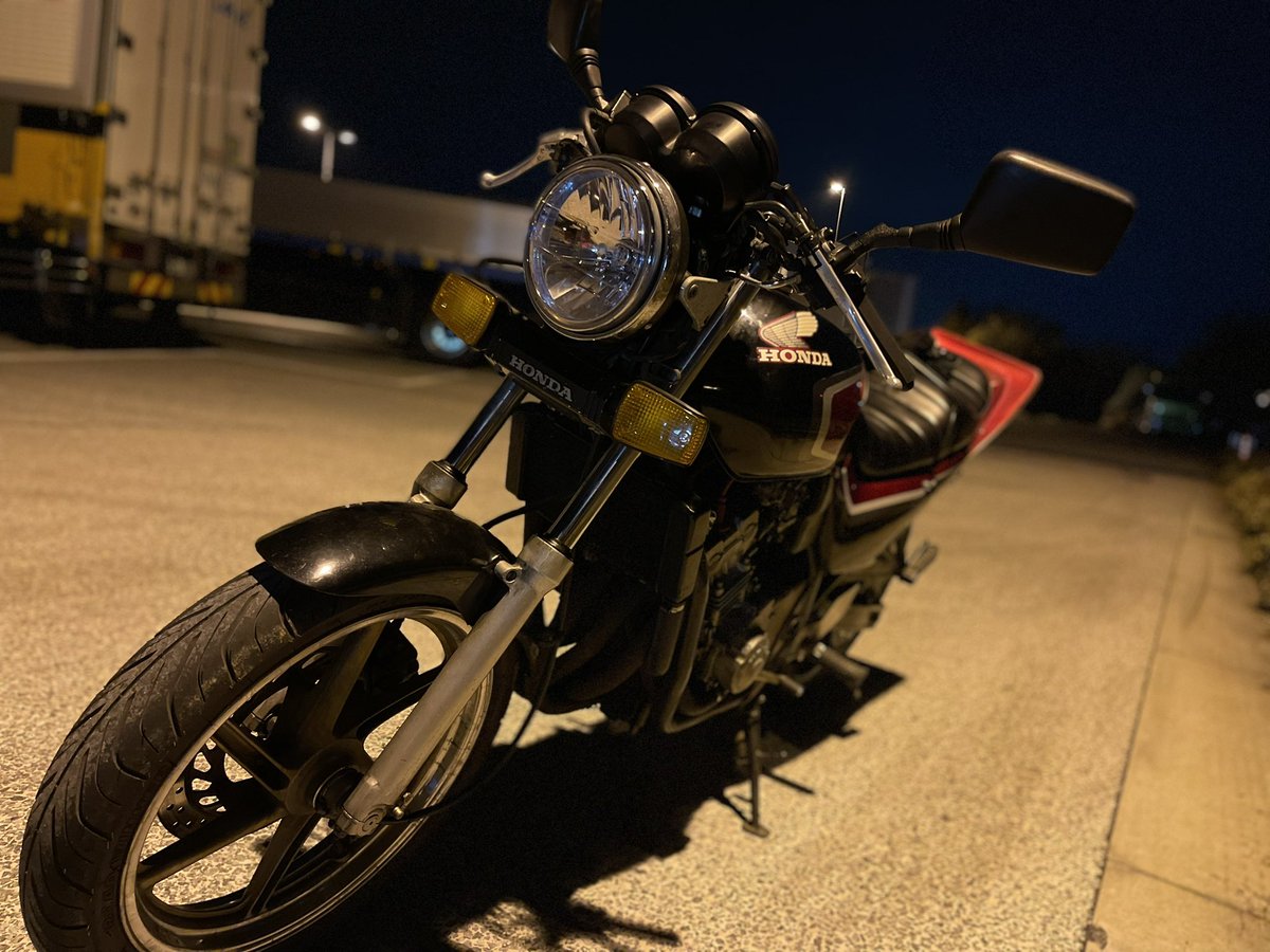 u32_k_N's tweet photo. #バイク乗りとして軽く自己紹介

cbx二型仕様にして乗ってます！
宇都宮です！

��ろしくお願いします🙇💦

#ジェイド250 
#jade250 
#バイク好きと繋がりたい 
#バイク乗りと繋がりたい https://t.co/CtcPq8E30q