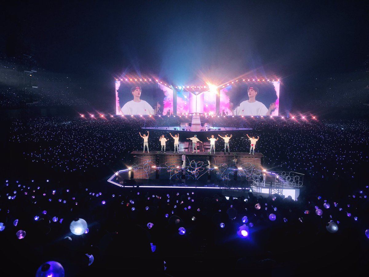 BTS_613Ari's tweet photo. BTS初の日本ドームツアー「LOVE YOURSELF」が放送決定！！

3年前に開催されたバンタン初の日本ドームツアー「LOVE YOURSELF〜JAPAN EDITION〜」が放送されることが決定しました。
ジョングクが米津玄師の「Lemon」をカバーしたことで有名な福岡公演の放送です。
楽しみ😭

🔗 https://t.co/9V98RTcJnd https://t.co/6iNd4Tumdb