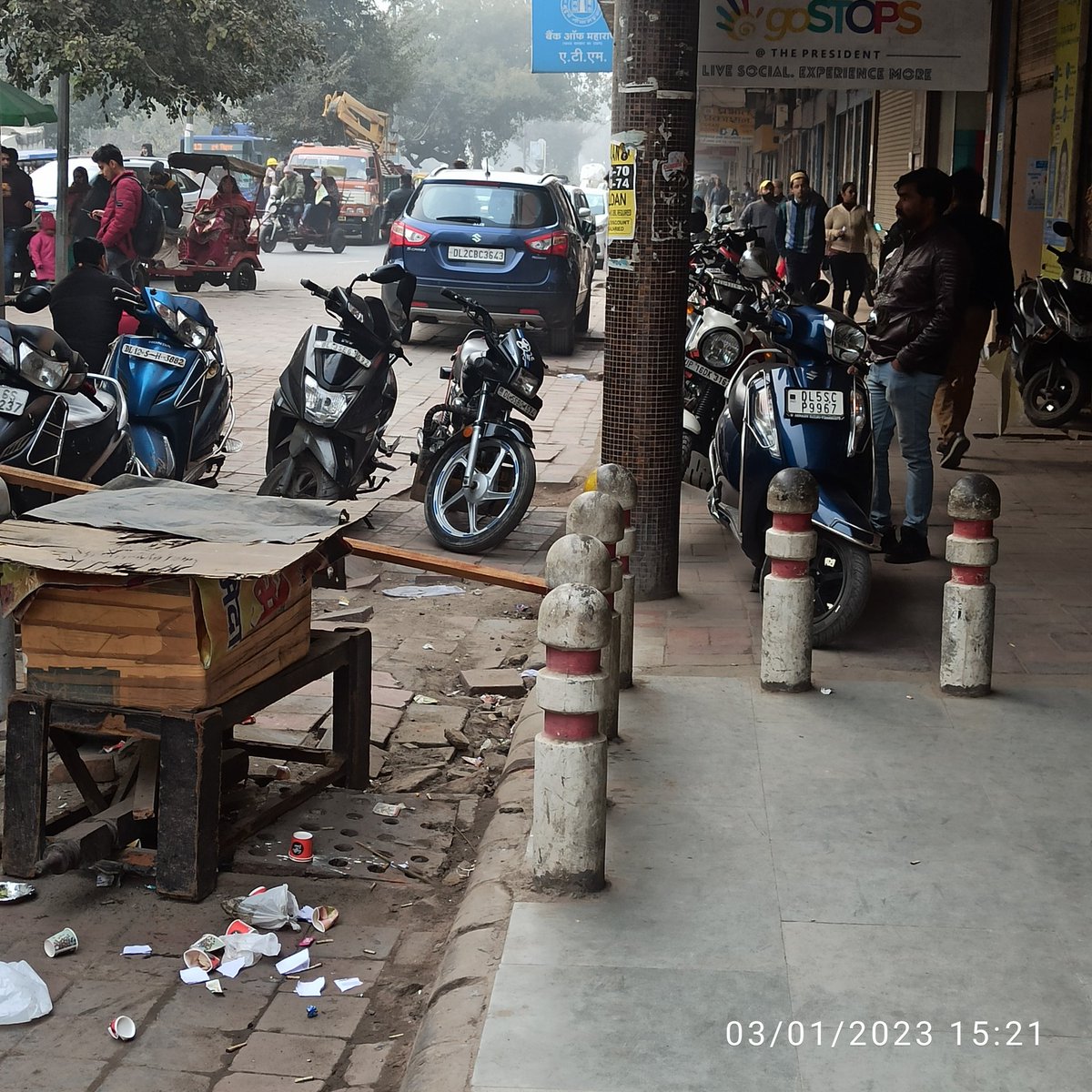RWA_Federation's tweet photo. Now it has become a normal routine to park motor bikes &amp; cars on footpath at Delhi Gate Metro Station Gate No.3. A challan must be raised to the voilators @dtptraffic @OfficialDMRC @DelhiPwd @MCD_Delhi https://t.co/eK3k2QaCFV