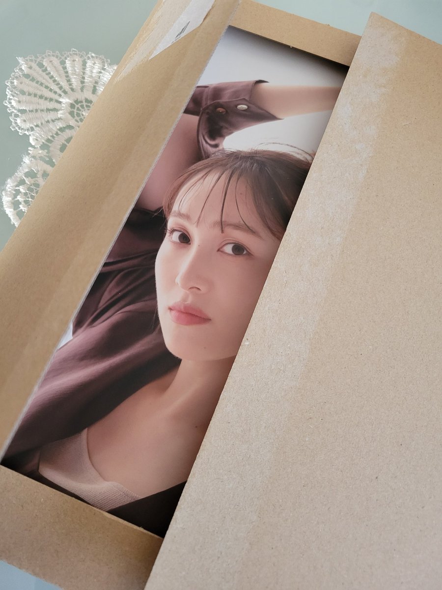 Akky14583003's tweet image. (๑♡∀♡๑)❤❤❤

箱を開いたら美人さんがいた😍

#百田夏菜子
#Birthdaybook