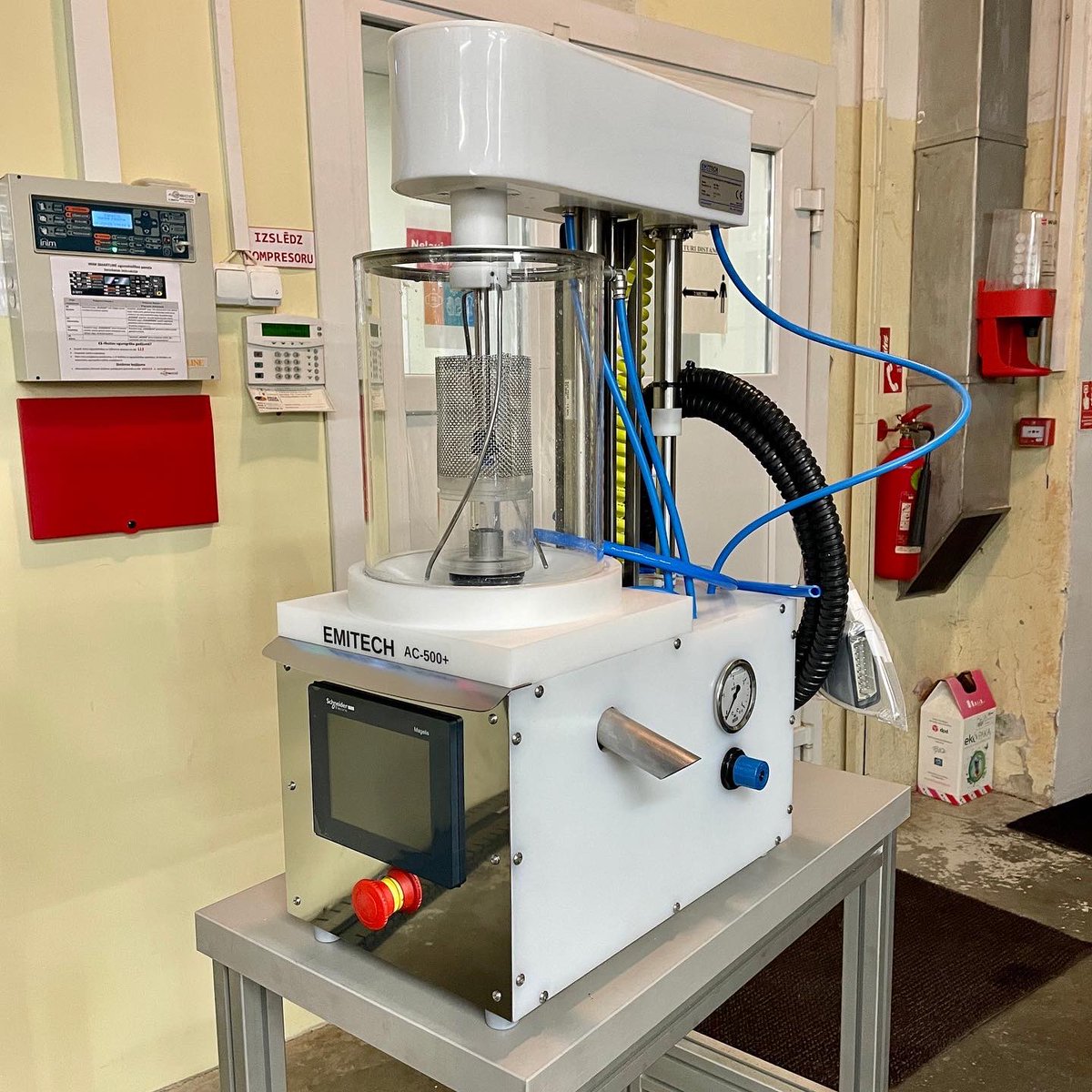 Emitech_IT's tweet image. 💥🧑‍🏭Excited about the development of our new model AC-500 Plus centrifuge for extraction of potato cyst nematodes from soil samples.

Two units was finished just before Christmas and already reached their customer.