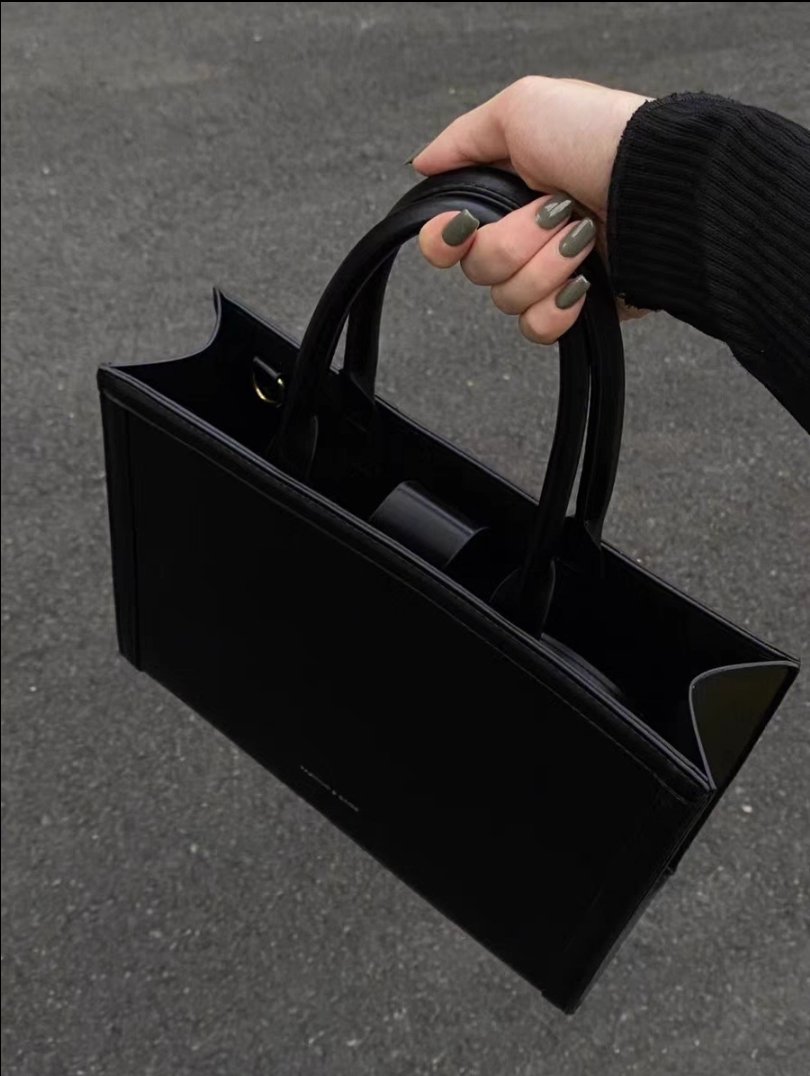 preorder_jia's tweet photo. Janjury Bag ใช้ยัง���งก็ไม่เบื่อ
• สะพายเข้ากับทุกชุด
• ใส่ไอแพด 11" ได้ด้วย
• เหมาะใช้เรียน/ทำงาน
• มีแม่เหล็กล็อคตรงป่กกระเป๋า 

❌️ปกติ 590฿
🔥Super Sale ลดเหลือใบละ 290฿ (2ใบส่งฟรี)

เมนชั่นรับโปร Super Sale เช่น Black1, Brown1 https://t.co/zvzW2rY0cw