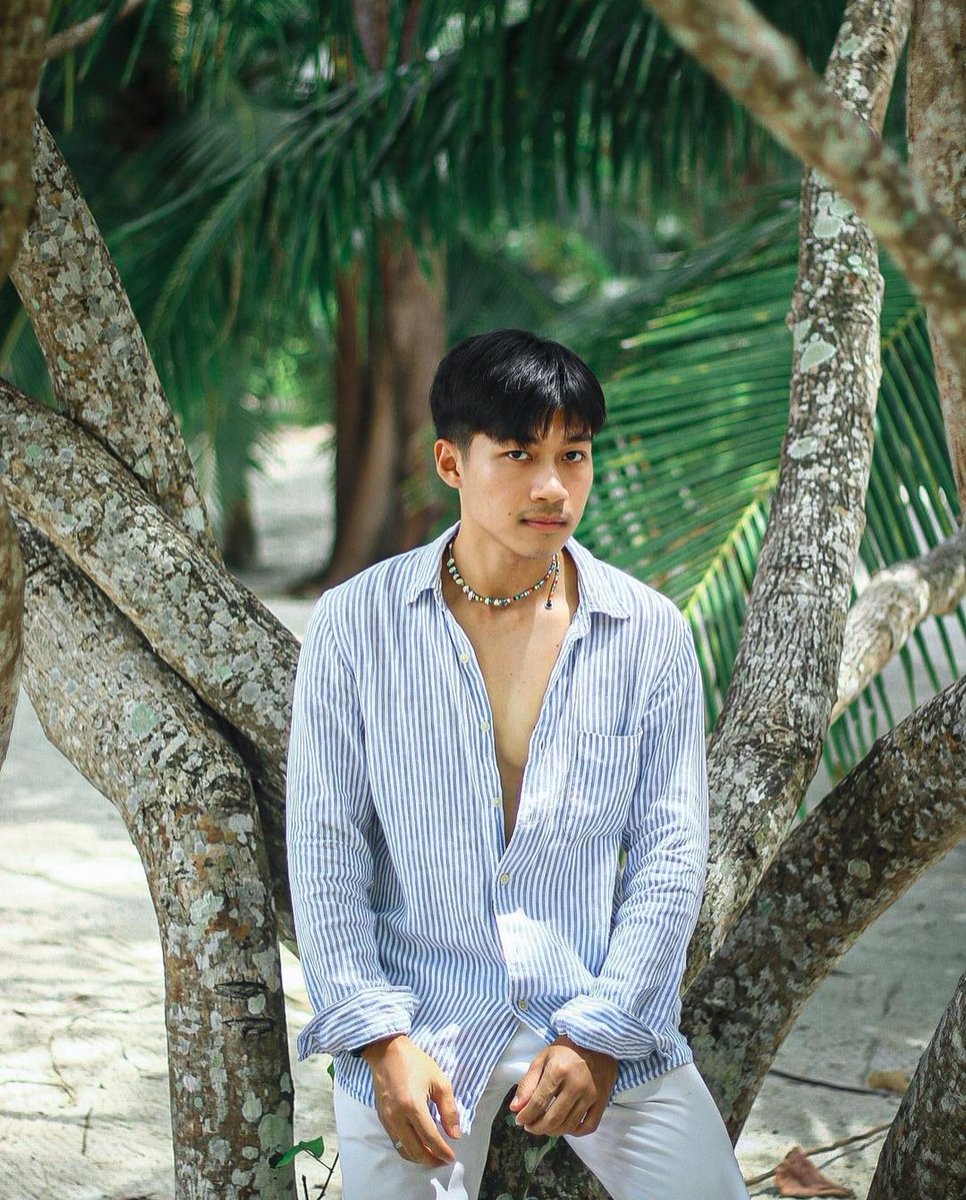 Ezra augustino tweet media