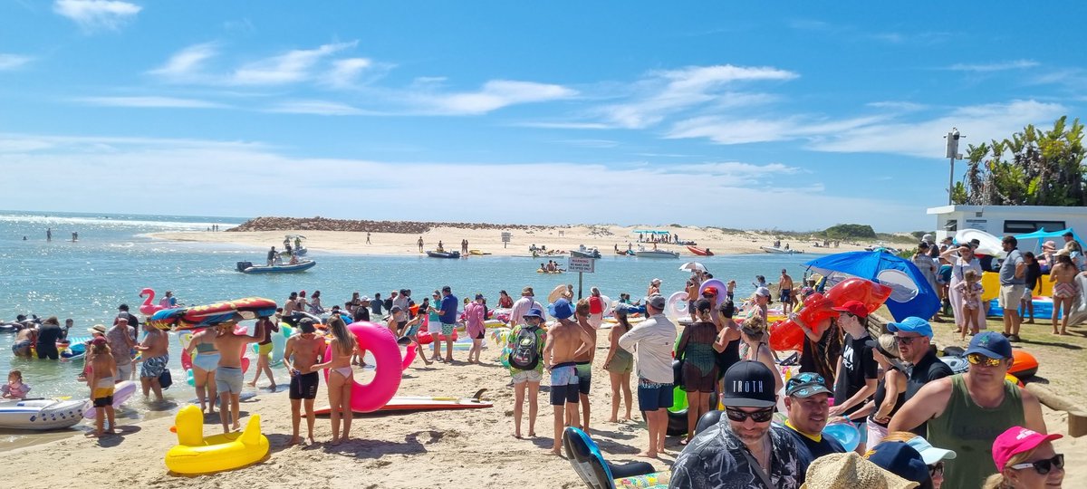 Jimmytwoone's tweet image. St Francis flash float fun