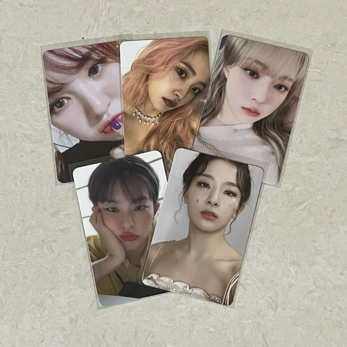 elararchives's tweet photo. ꒰ 💌 ꒱ — #elareceived

still can’t get over how pretty this set is 🥹 three prios from seulwenri came home!

thanks again so much ate @thenameisrej for the overall smooth transaction and for personally delivering these! will never forget this purchase 🫶🏻 #rejfeedbacks https://t.co/qKZJYllPnJ