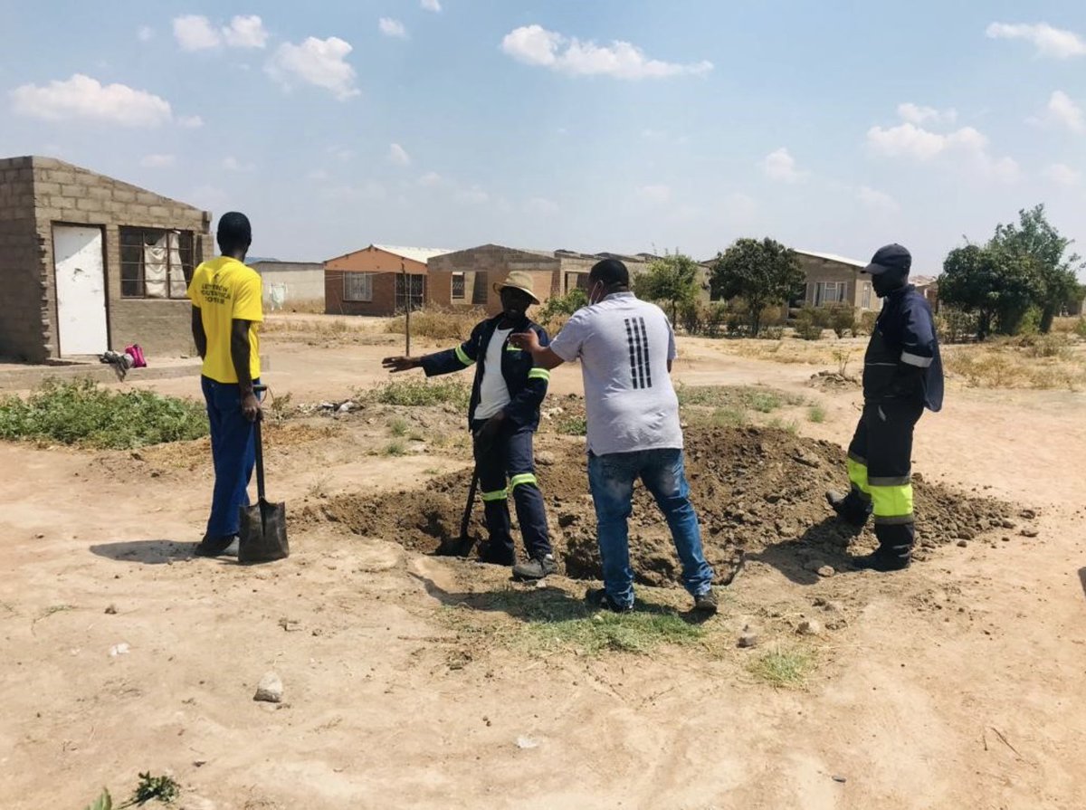 Cowdray Park, Bulawayo, Zimbabwe✔️ 

De algemene doelstelling van het project in Cowdray Park was het levensonderhoud van ongeveer 11.4244 mensen te verbeteren door de duurzame toegang tot schoon drinkwater te vergroten. Dit project is succesvol afgerond!