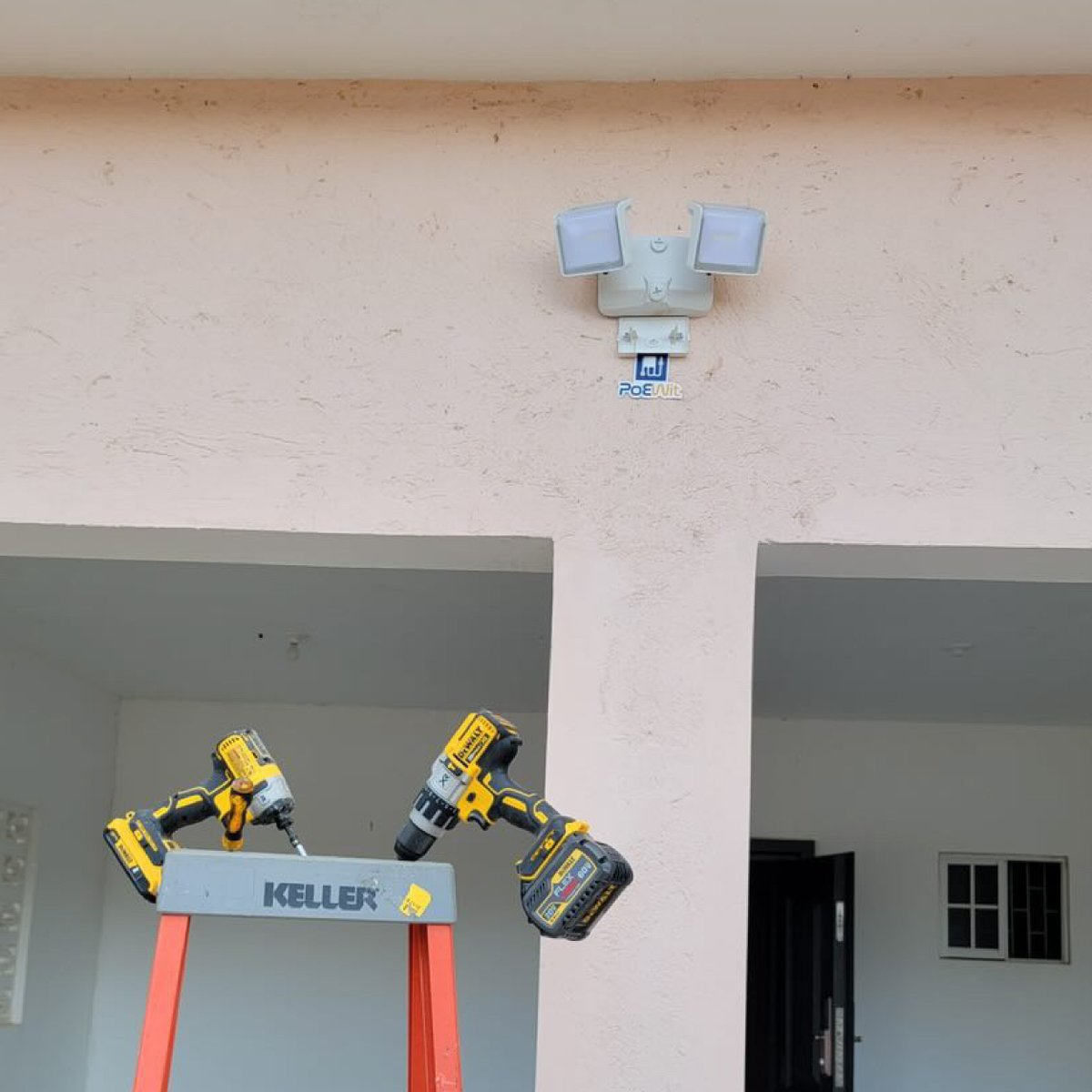 We want our dealers' feedback! How would you install the OS-1-PT security light and why? Here we have 2 different installations by 2 different dealers. In stock and ship from Fort Lauderdale, FL #poewit #homeautomation #lowvoltagelighting #lowvoltagetechnician