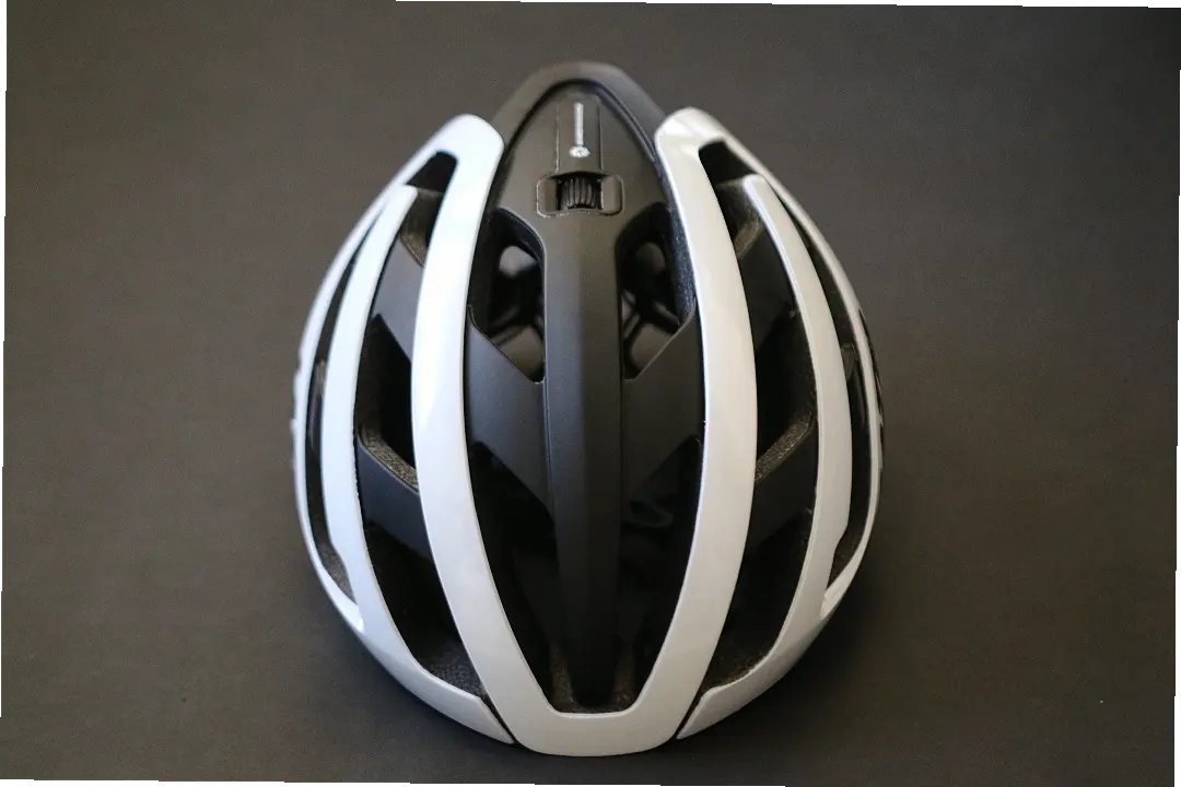takumi_oga's tweet photo. 2023年、私の頭を守ってくれるヘルメット。
Ce casque protégera ma tête en 2023.
#lazerhelmets #roadbike #cycling #自転車のある風景 https://t.co/LbYaYGOv5k