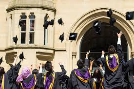 SocialResponUoM's tweet photo. Winter Graduation took place in December. We asked @OfficialUoM graduates how they hope to make a difference...
(see thread β¬οΈ)
#GreaterManchesterGraduates
#UoMGraduation
#MakingaDifference https://t.co/82WjzqpovL