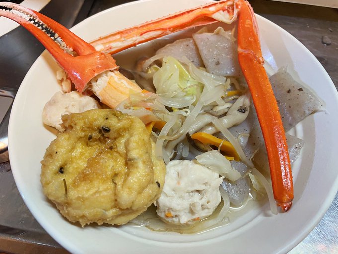 鍋。野菜少なすぎたのとこんにゃく大杉 https://t.co/bcHunn6C7e