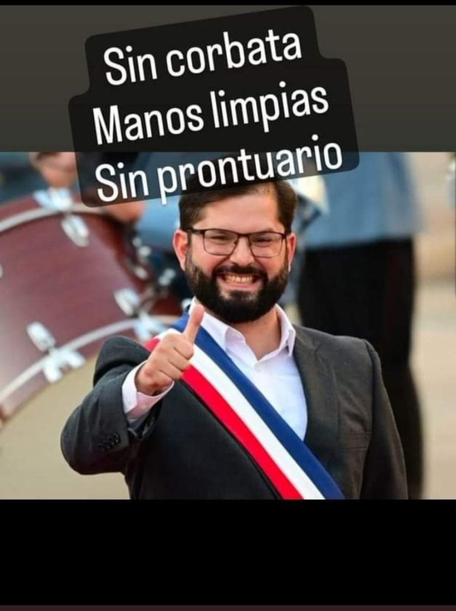 NDi3go's tweet photo. A pesar de una Feroz Campaña en Contra de Derecha, UltraDerecha y Amarillos en Medios con Periodistas Serviles y en el Senado + el Escenario Mundial, el Presidente Boric cerro un buen Año, con #CopagoCero Aumento de Sueldo Mínimo, etc 💪
#ContingoCHV #TuDia13
#MuchoGustoMega https://t.co/rYB04vOCAD