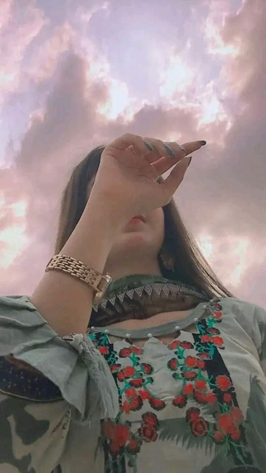 Truthinsider01's tweet photo. ہمارا مسئلہ یہ ہے کہ شام ہوتے ہی✨
ہم اپنے آپ سے تھوڑا فرار چاہتے ہیں🖤 

پلٹنے والے تجھے پہلے ہی بتایا تھا 🖤
کسی بھی شخص کو ہم ایک بار چاہتے ہیں✨
 " darkshade "

#desiGirl #PakistaniGirl #London #PakvEng #uk #girlsonly #Girls2 #darkshade #PTI #ImranKhan #ptigirl https://t.co/kH132pER0i