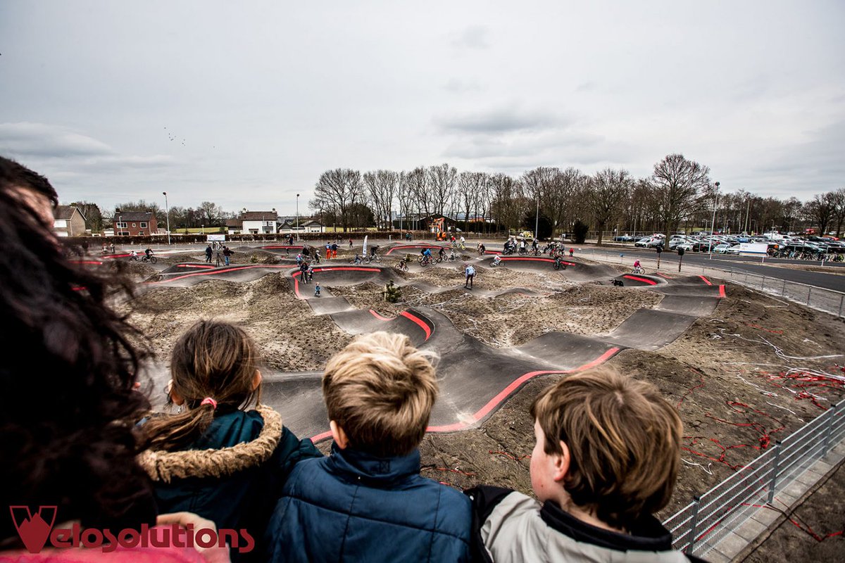 Binnenkort in dit theater,....

#staytuned #cycling #bmx #MTB #pumptrack #guesswhoscomingtotown