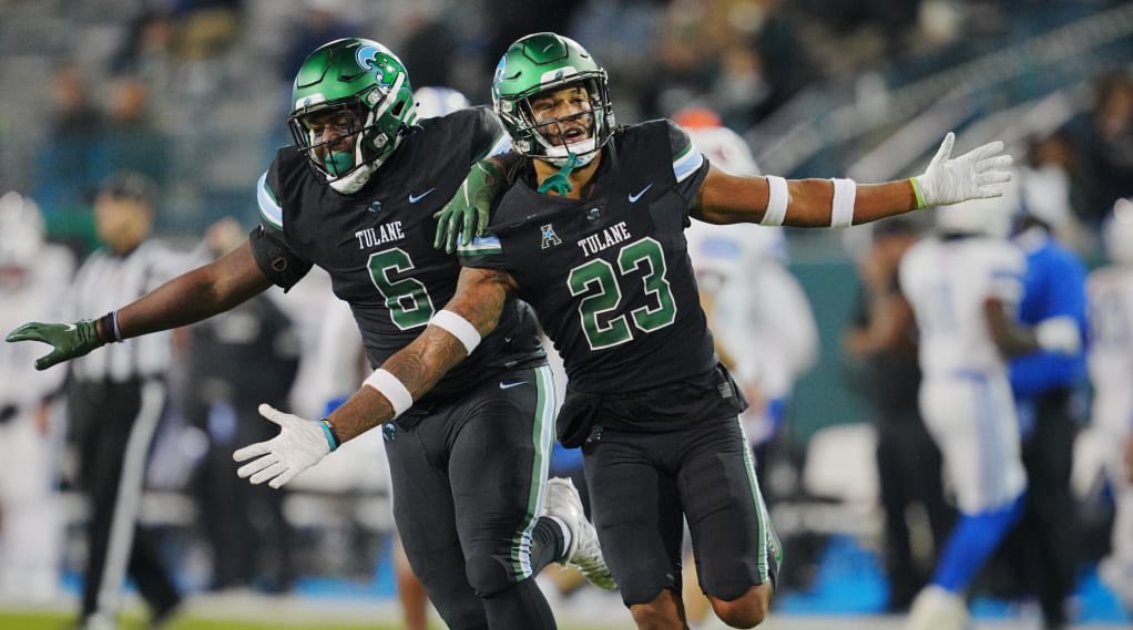 CoachD_ATC's tweet photo. @YoungIV23 congratulations my guy, 10 tackles.  Big win, hell of a season go green wave @GreenWaveFB https://t.co/xSwKoXKZl0