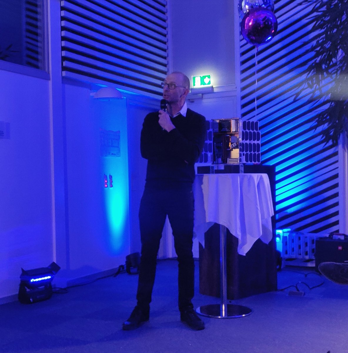 sternula's tweet photo. Jacob L. Høyer is presenting a use case on AIS 2.0 for ice chart distribution to ships around Greenland. #space #blaadk #dkrummet https://t.co/AbeZVnMqZ7