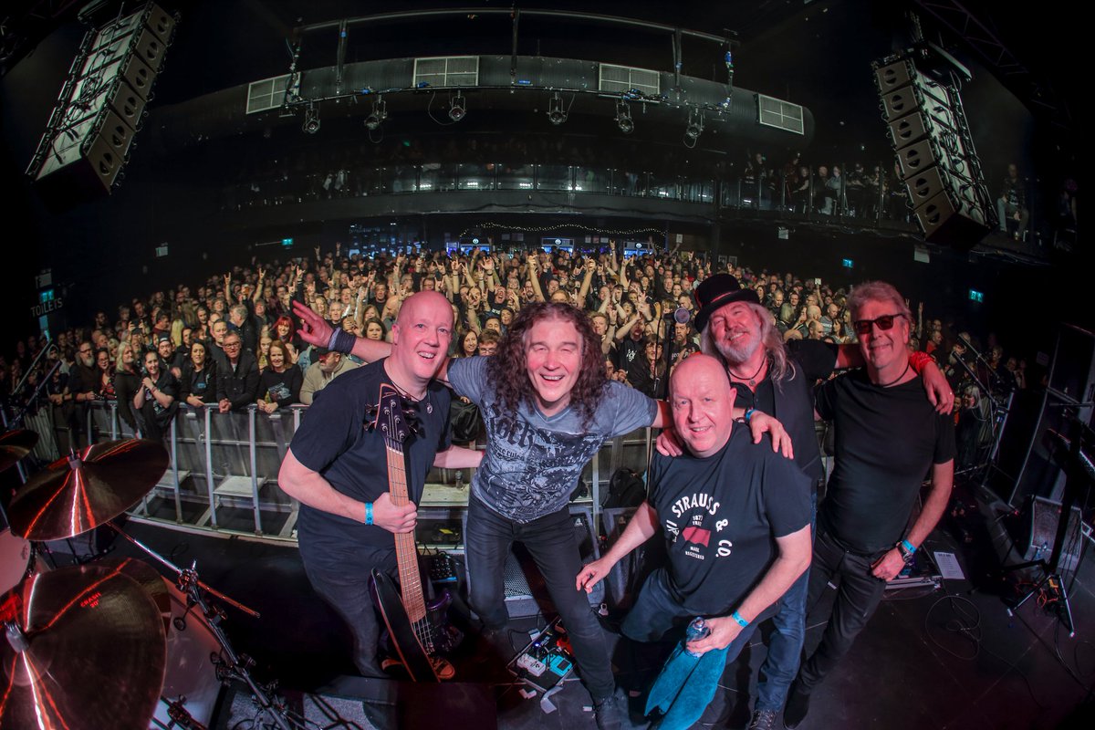 Hand of Dimes tweet media