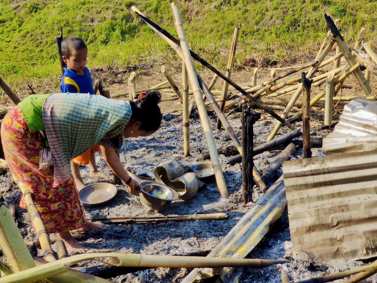 ChtCommission's tweet photo. How New Year started for the indigenous Mro people of Lama, Bandarban. Read the press statement from the CHTC here: https://t.co/aCggAQ1MG4 @UN4Indigenous @UNHumanRights @amnesty @hrw #INDIGENOUS #humanrights https://t.co/osOXYkX2Kb