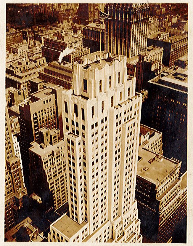 Riad_Arch's tweet photo. Photograph of the #Leftcourt Building, by #shrevelambandharmon, taken by our founder #MahmoudRiad circa 1930 ... how on earth was he able to take it at that angle at that time? #architecture #newyork #nyc #manhattan https://t.co/2t0KCtMrYO
