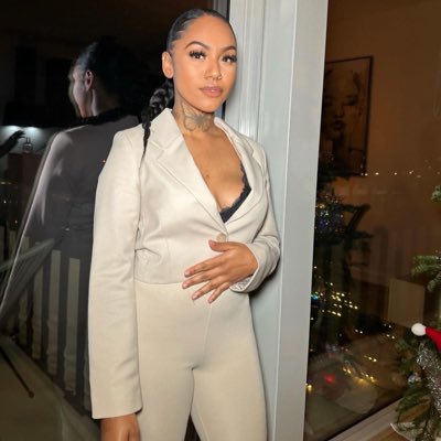 𝕴 𝖆𝖒 𝖈𝖔𝖒𝖎𝖓𝖌 𝖇𝖆𝖈𝖐