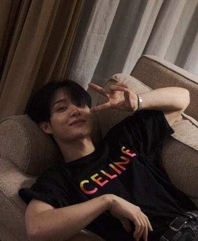 janesahi's tweet photo. suruh siapa putus?
`a jihoon prompt au by janesahi (jj ver) https://t.co/l1RshJEfMB
