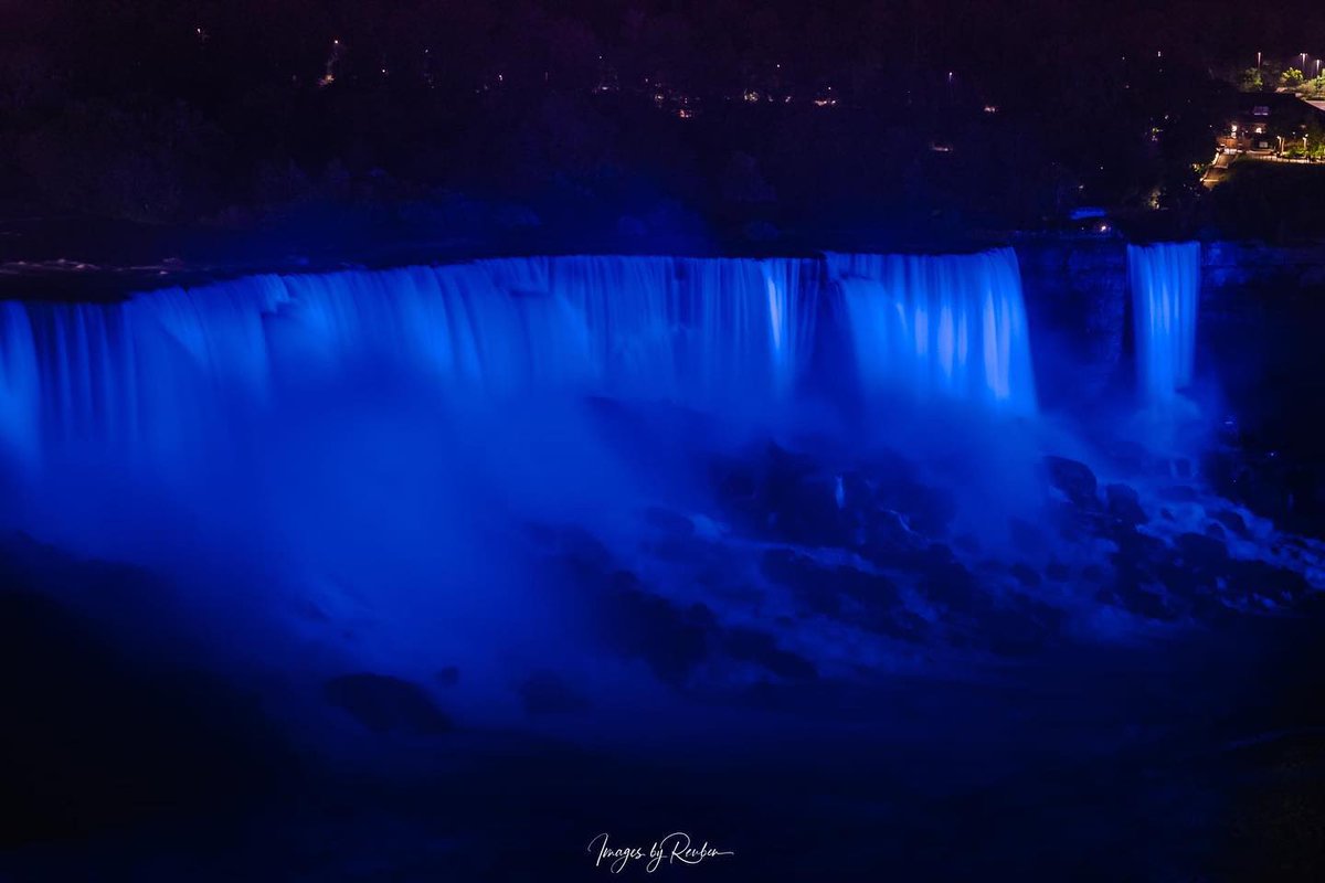Niagara Falls will be illuminated blue tonight in support of Damar Hamlin and the <a href="/BuffaloBills/">Buffalo Bills</a> from 9-9:15 p.m. 💙 <a href="/HamlinIsland/">𝐃𝐚𝐦𝐚𝐫 𝐇𝐚𝐦𝐥𝐢𝐧</a> 

📸: Instagrammer imagesbyreuben