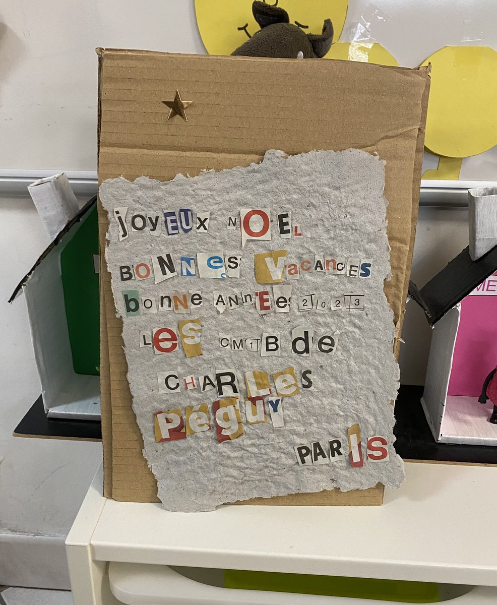 ClaraSomp's tweet photo. Merci aux @CM1B_Peguy pour leur jolie carte de vœux, découverte aujourd’hui par mes MS/GS!!! On vous souhaite également une Bonne Année 2023!! 🤩🤩 #Defitwitt #defi2 @twidefis https://t.co/k2SdER1I5M