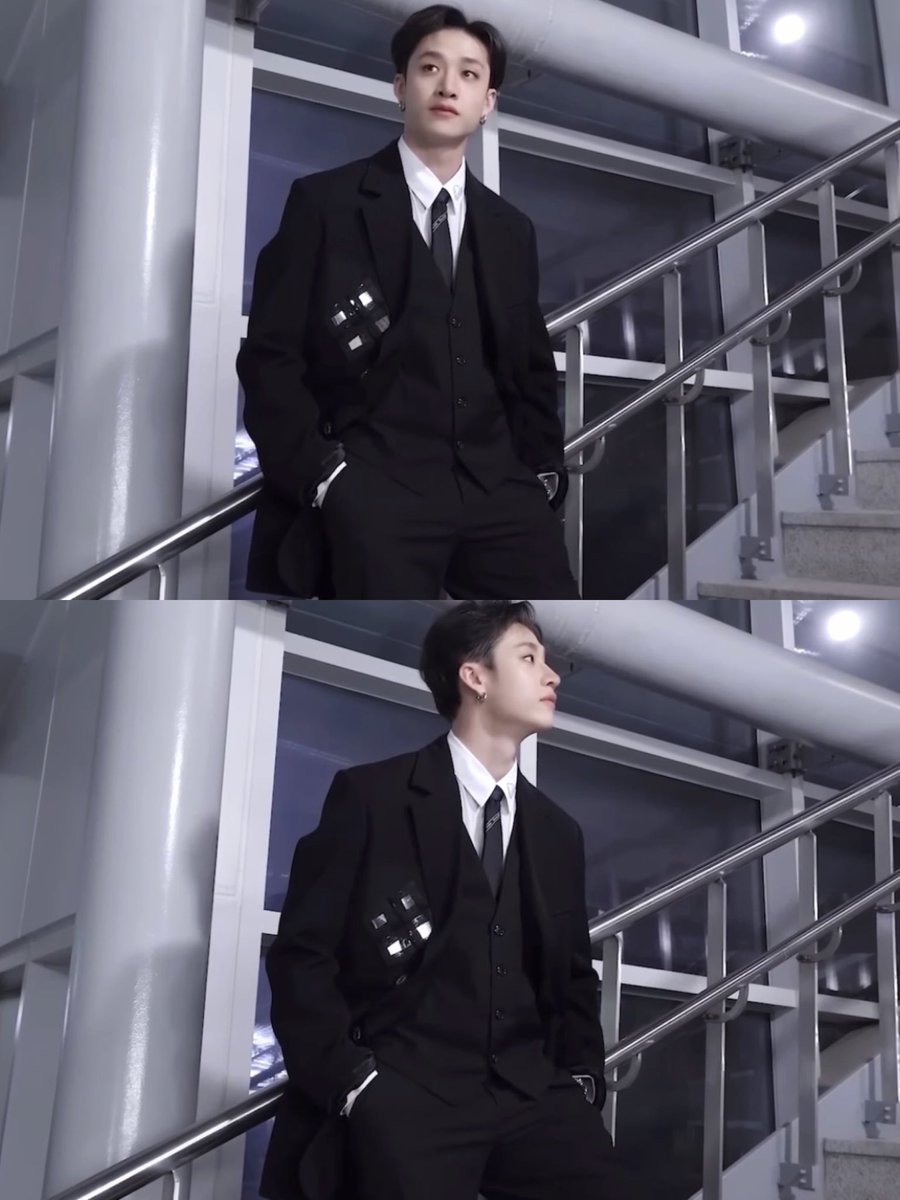 captainCB97s's tweet photo. bang chan is so cool and attractive https://t.co/jkejzwFHKm