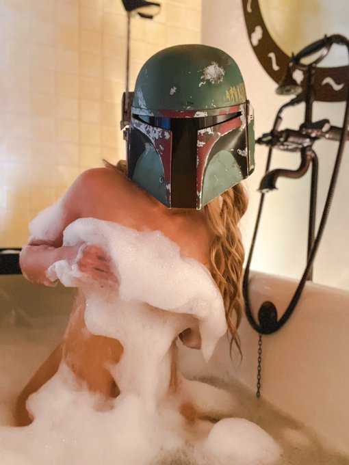 Even bounty hunters need to relax https://t.co/VM9tuQqBTi<a href="/tag/slaveleia"class="tags"><span>#slaveleia</span></a>