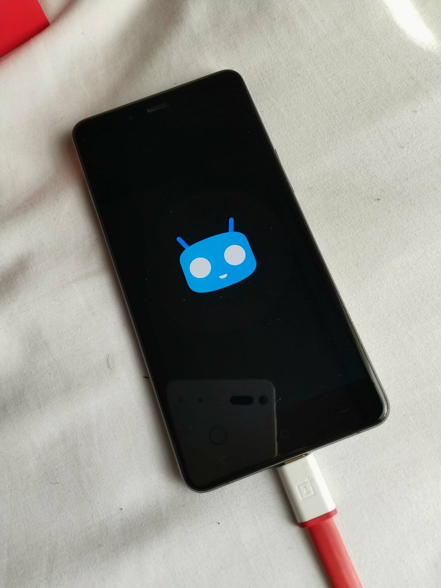 Antonio_Luis's tweet photo. @afzalhamdulay1 @oneplus @OnePlus_USA I had the OnePlus X. I regret selling it. But that's how I bought my OnePlus 6 😢. https://t.co/m7gyOxV5iT