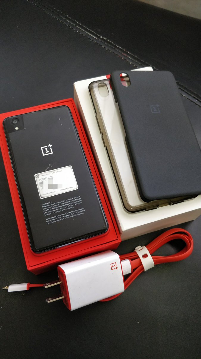 Antonio_Luis's tweet photo. @afzalhamdulay1 @oneplus @OnePlus_USA I had the OnePlus X. I regret selling it. But that's how I bought my OnePlus 6 😢. https://t.co/m7gyOxV5iT