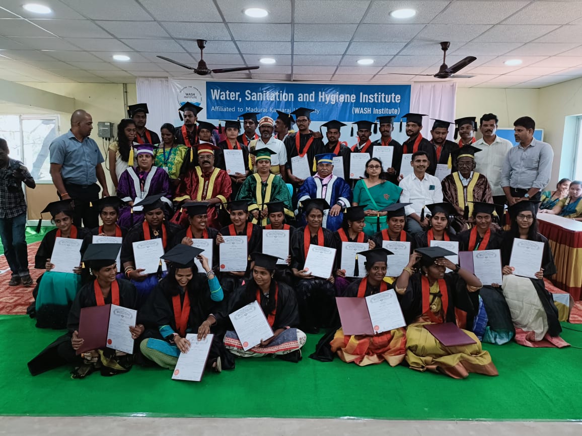 wash_institute's tweet photo. @wash_institute is pleased to share the glimpses of #GraduationDayCeremony of 41 #students (including 27 girls) on 3 Jan 2023 from its #SanitaryInspectorCourse at #WASHAcademy.
Honorable Mayor of Dindigul Smt. J. Ilamathi graced this occasion with her presence as Chief Guest! https://t.co/lPnxv2cN4Z
