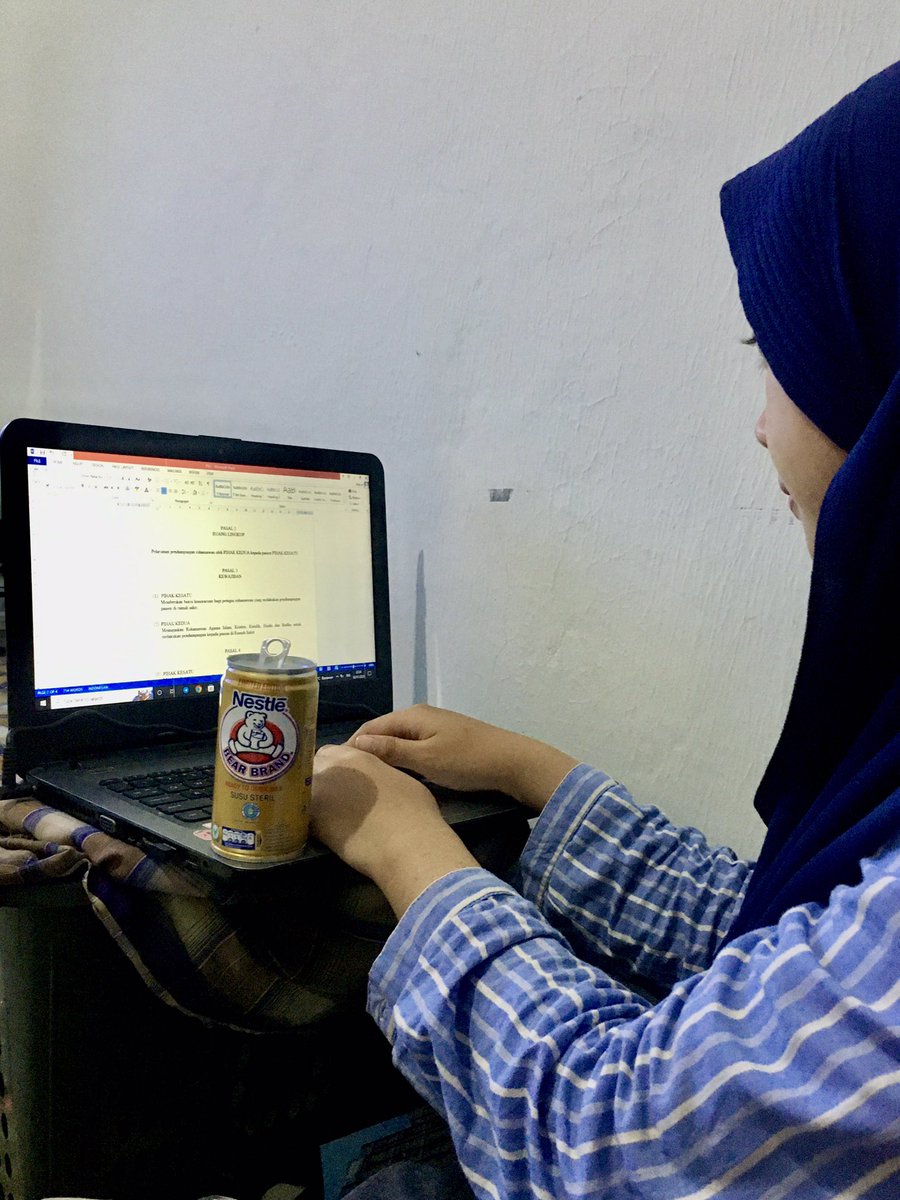 ndyads's tweet photo. @adityajuliannn karena taun kemaren banyak resolusi doang tapi gaada yg jalan, jadi tahun ini gue putusin buat ikutan nulis #MyGoldenResolution di kaleng Bear Brand Golden Can Limited Edition @bearbrand_id supaya resolusi tahun ini ada yg jalan, minimal holiday ke Bali bisa kewujud! https://t.co/NxFLfrxTbi