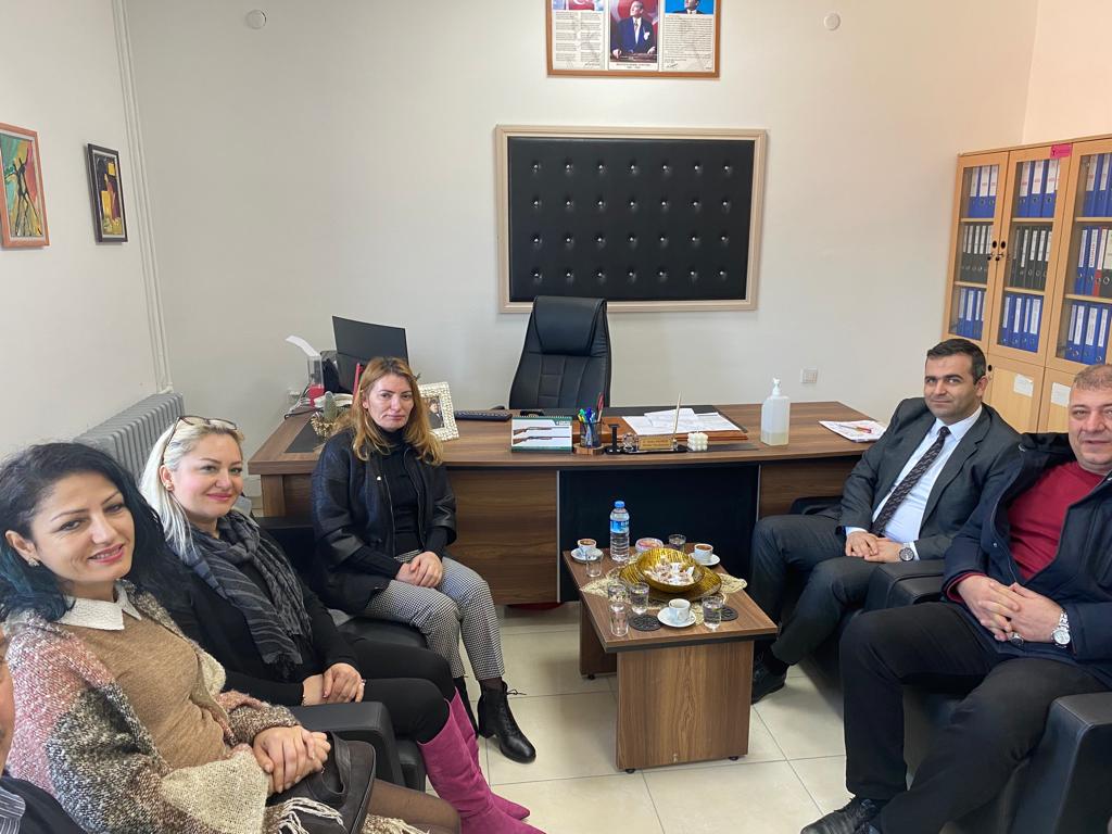 BurdurilMEM's tweet photo. İl Milli Eğitim Müdürümüz Sayın Nesrin KAKIRMAN, Kışla İlkokulu/ Ortaokulu nu ziyaret ederek öğrencilerimiz ile bir araya geldi. 

@tcmeb @Burdurvalilik @vAliArslantas @nesrin_kakirman
@mebtegm https://t.co/pu0gPrzfLY