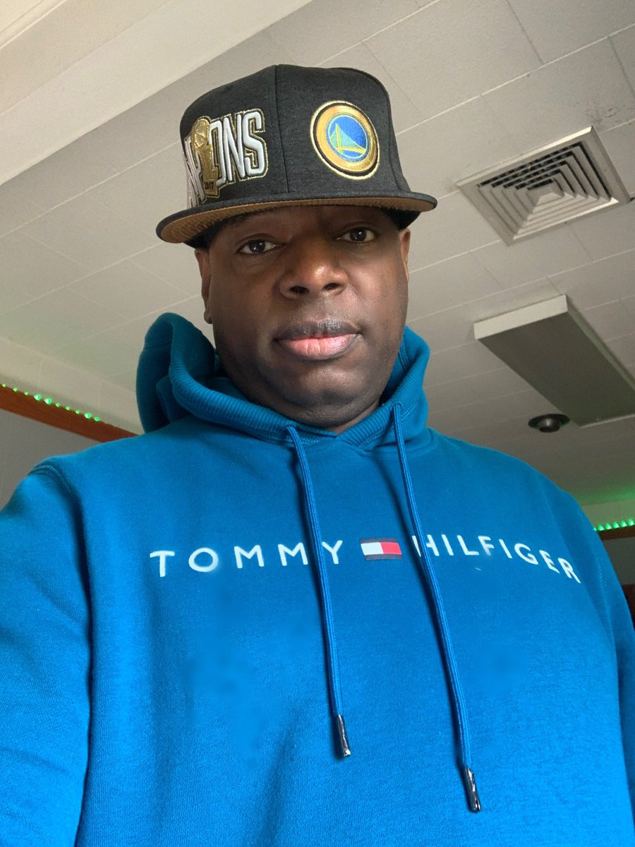 Drawzilla aka Zilla tweet media