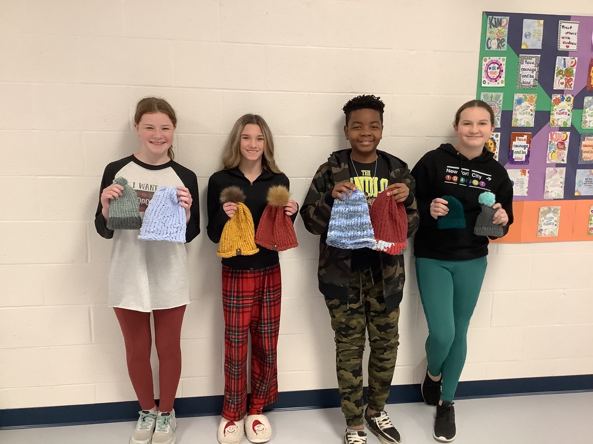 FMSteam7C's tweet photo. Team 7C donated 48 hats to the homeless over winter break. These are the students who made them. https://t.co/t99EO8Udo1