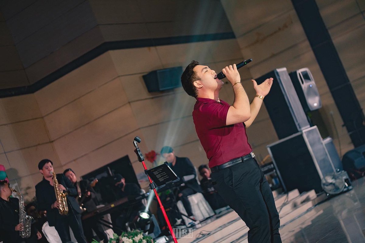 indraoctav's tweet photo. When i sing i truly believe it is the only time i can be myself and express all of me and who i am. I find a home in music and i hope my music and my voice allows others to find a home as well! 💚 https://t.co/1T7X1nNf8y