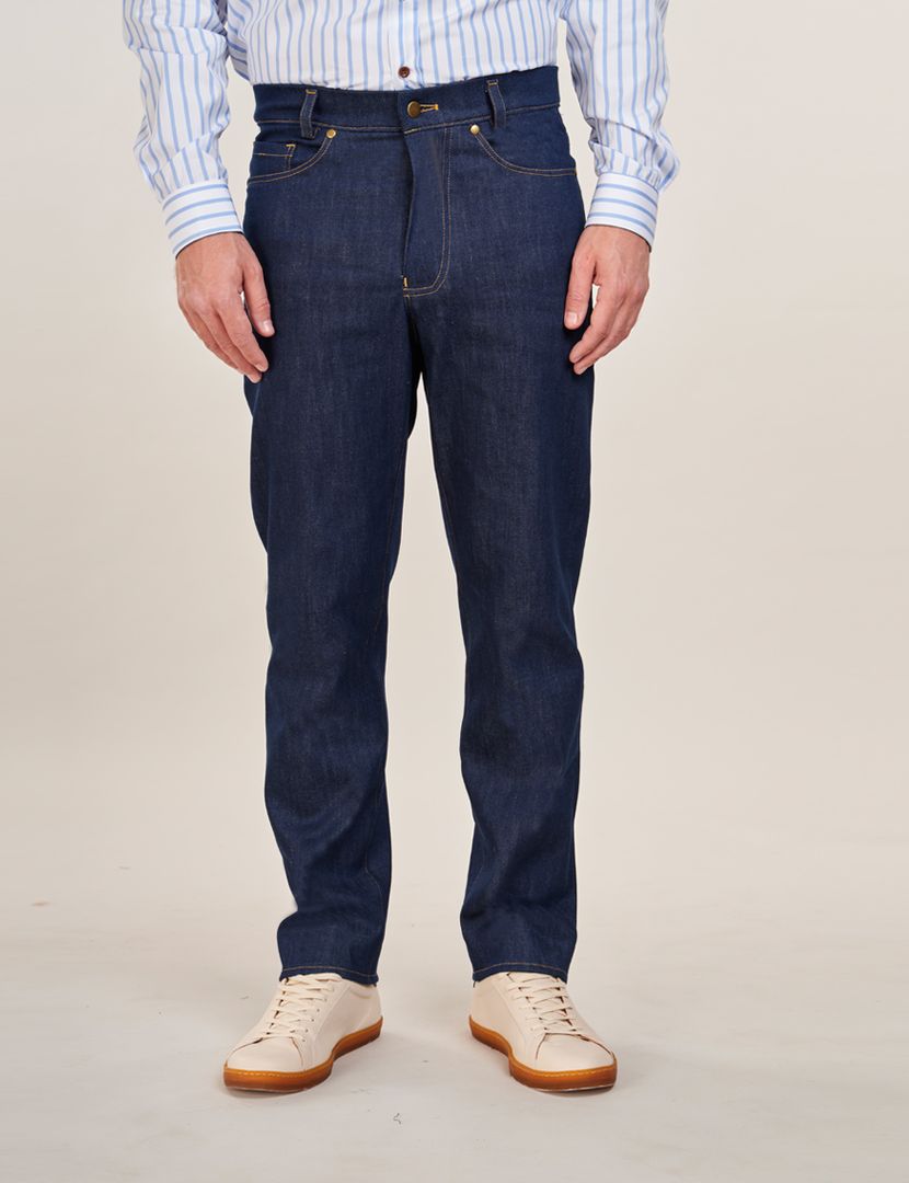 PaulBrownEng's tweet photo. Chinos Vs Jeans. Read our latest blog to find out which pair should be your next purchase #madeinengland @makeitbritish
https://t.co/6CsJ8Av5Rv https://t.co/7gzJJmSsmP