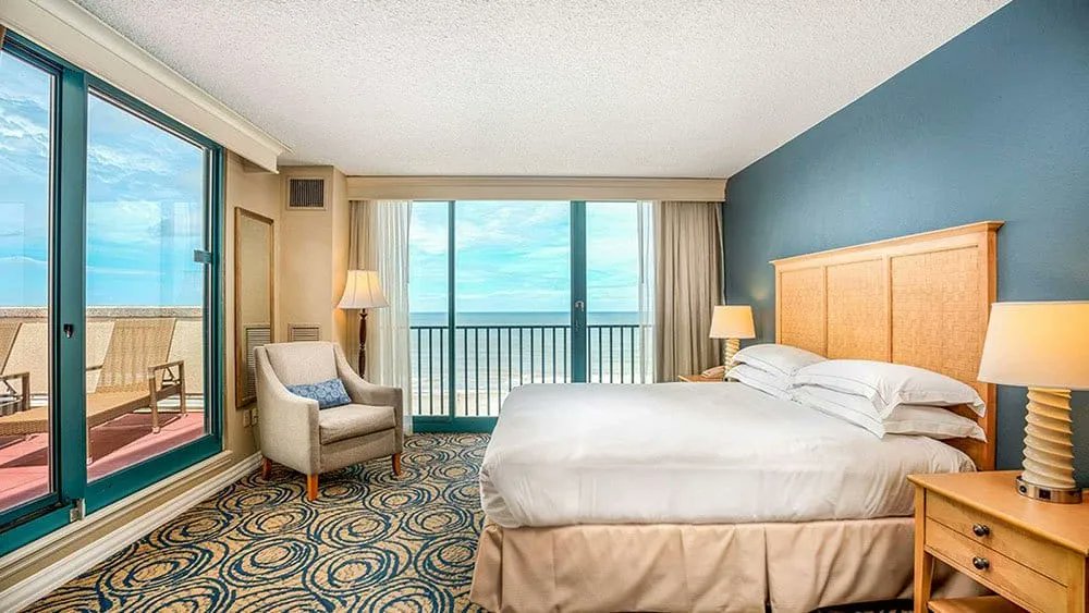 FloridaFirstTC's tweet image. Visit Daytona in 2023 to discover race cars, space shuttles &amp;amp; beautiful beaches 
buff.ly/3CFjDY0 

#daytona #lovefl florida sunshinestate 2023holiday