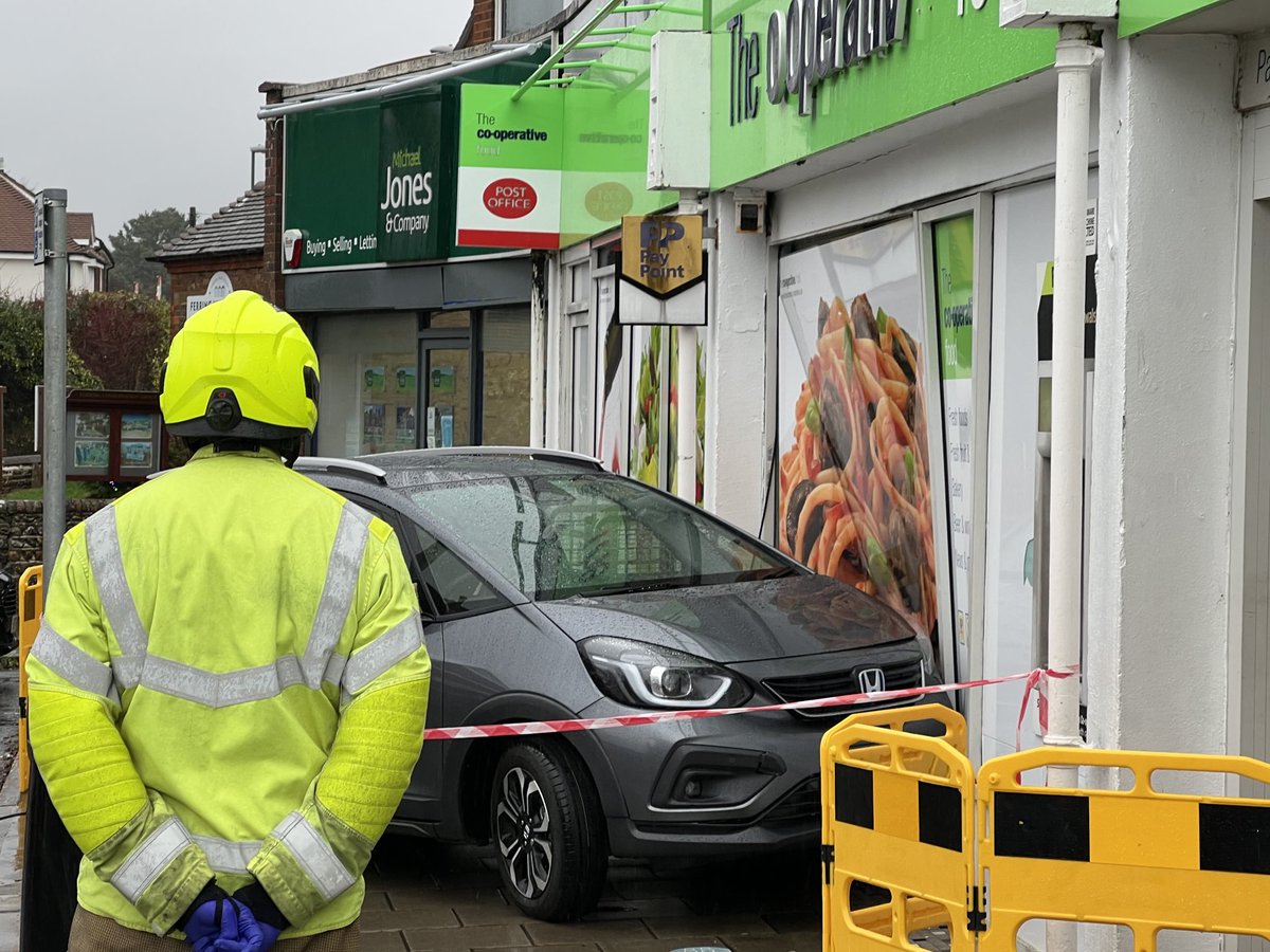 eddie mitchell on Twitter "Car v Coop Ferring ⁦WestSussexFire