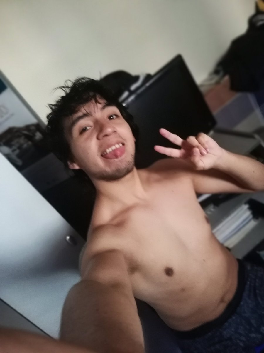 Otro_Fers's tweet photo. Hola Quito, una ducha y a clases 🥲 https://t.co/2D4cKFLEty
